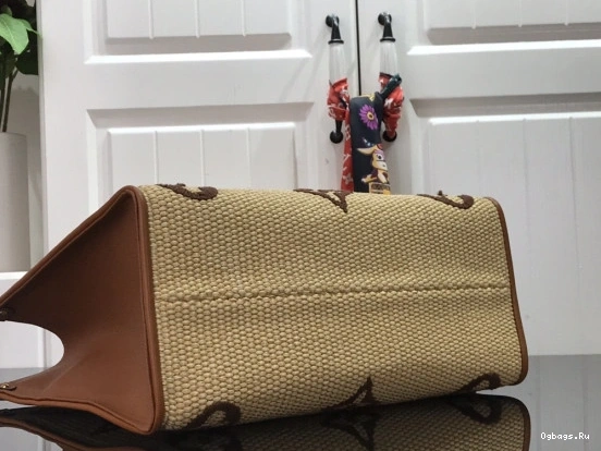 LOUIS ONTHEGO VUITTON MM 0418